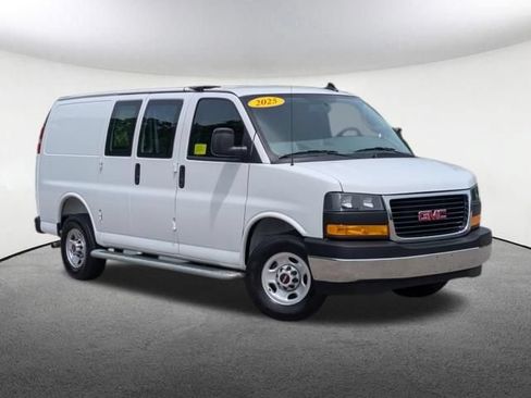 Used 2025 GMC Savana 2500 w/ Driver Convenience Package RWD image 2
