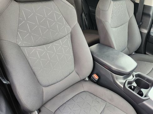 Used 2019 Toyota RAV4 XLE image 16