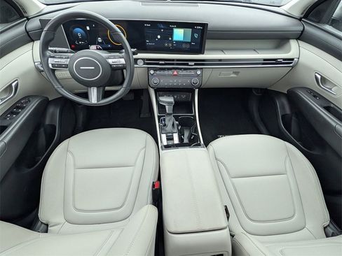 Certified 2025 Hyundai Tucson SEL image 9