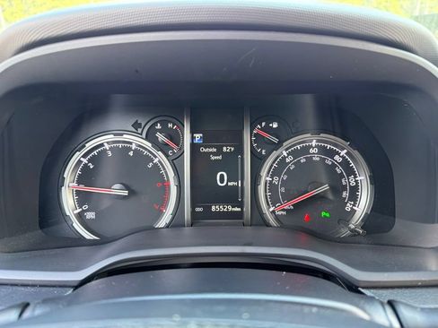 Used 2022 Toyota 4Runner Limited AWD/4WD image 9