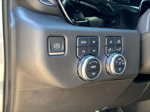 Used 2024 GMC Sierra 1500 SLT AWD/4WD image 36
