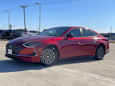 Used 2023 Hyundai Sonata Limited image 1