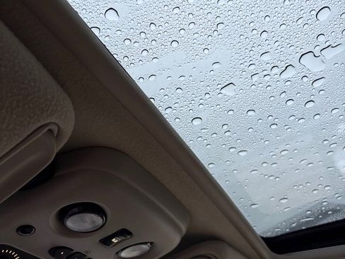 Used 2005 Cadillac Escalade AWD image 19