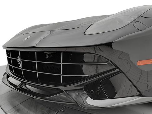 Certified 2014 Ferrari F12 Berlinetta image 31
