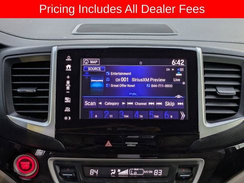 Used 2018 Honda Pilot Touring image 19