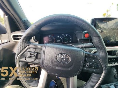 Used 2025 Toyota Tacoma TRD Sport w/ TRD Sport Premium Package image 35