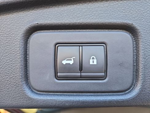 Used 2023 Nissan Pathfinder SL w/ SL Premium Package image 10