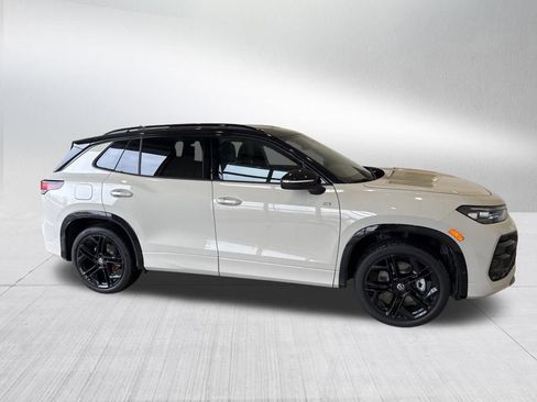 New 2026 Volkswagen Tiguan SE R-Line image 6