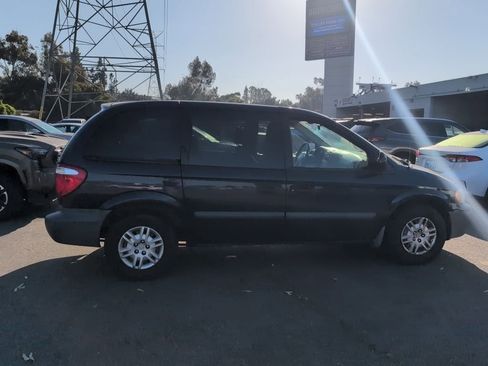 Used 2005 Dodge Caravan SE w/ Popular Equipment Group image 6