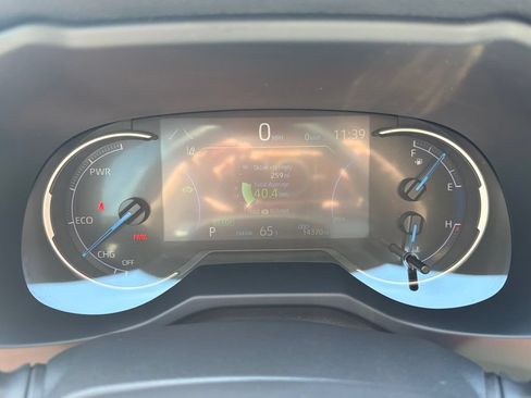 Used 2025 Toyota RAV4 LE AWD/4WD image 3