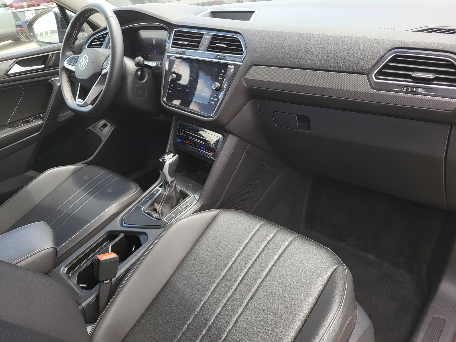 Used 2024 Volkswagen Tiguan SE FWD image 14