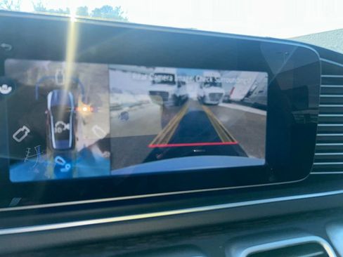 Used 2025 Mercedes-Benz GLE 53 AMG 4MATIC image 21