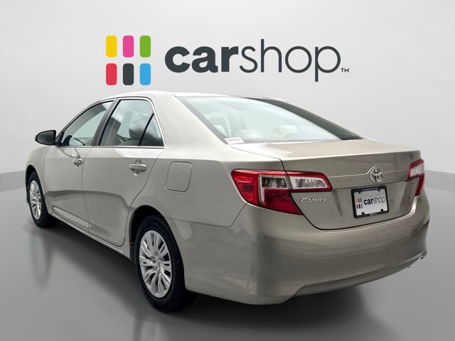 Used 2014 Toyota Camry LE FWD image 3