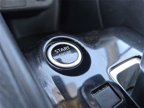 Used 2021 Nissan Versa SV image 20