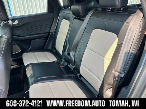 Used 2021 Ford Escape Titanium w/ Titanium Elite Package AWD/4WD image 13