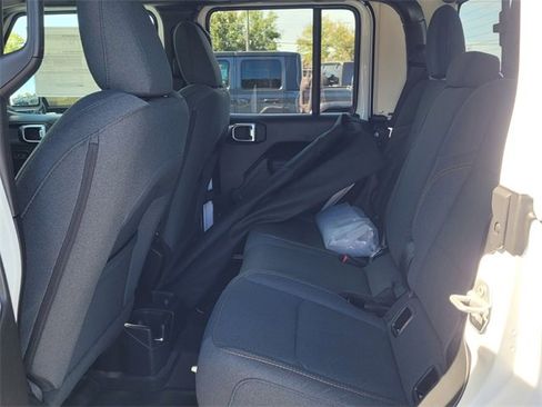 New 2025 Jeep Gladiator Sport image 4