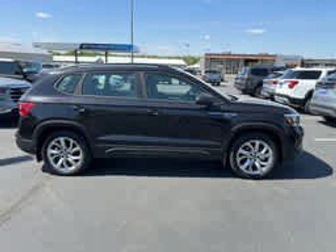 Used 2023 Volkswagen Taos S AWD/4WD image 2