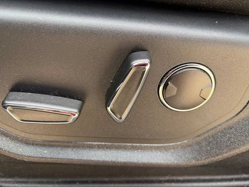 Used 2018 Ford F150 Lariat w/ Equipment Group 502A Luxury AWD/4WD image 21
