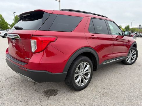 Used 2023 Ford Explorer XLT w/ Equipment Group 202A AWD/4WD image 8