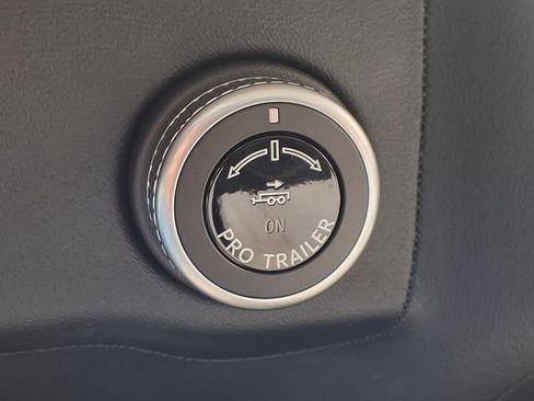 New 2026 Lincoln Navigator Premiere AWD/4WD image 13