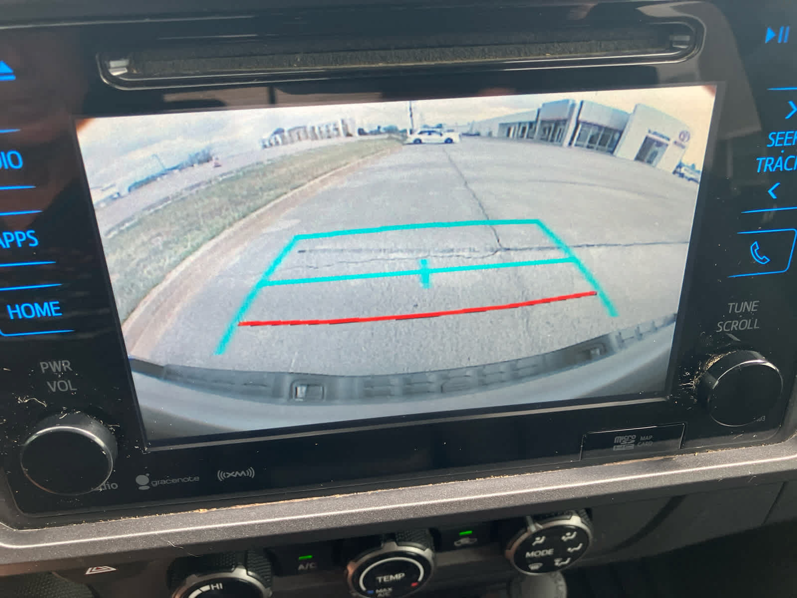 Used 2018 Toyota Tacoma TRD Off-Road AWD/4WD image 21
