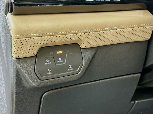 New 2026 Volkswagen Atlas Cross Sport SE image 10