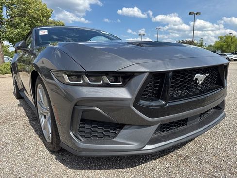 Used 2025 Ford Mustang GT Premium RWD image 15
