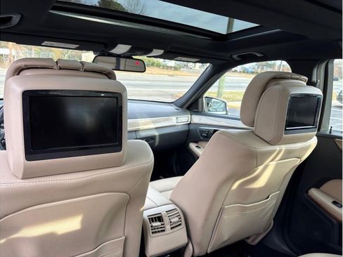 Used 2011 Mercedes-Benz E 350 4MATIC Wagon image 24