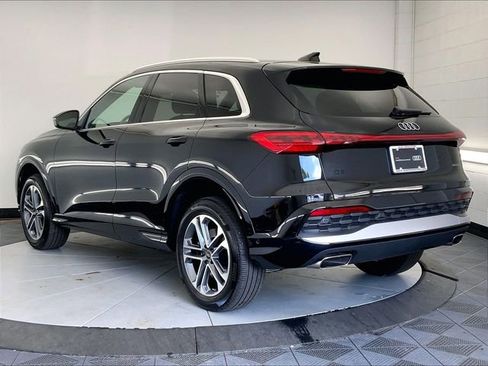Certified 2025 Audi Q5 Premium w/ Convenience Package AWD/4WD image 3
