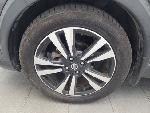 Used 2020 Nissan Kicks SV FWD image 31