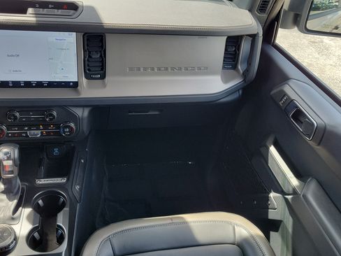 Certified 2025 Ford Bronco Outer Banks AWD/4WD image 15