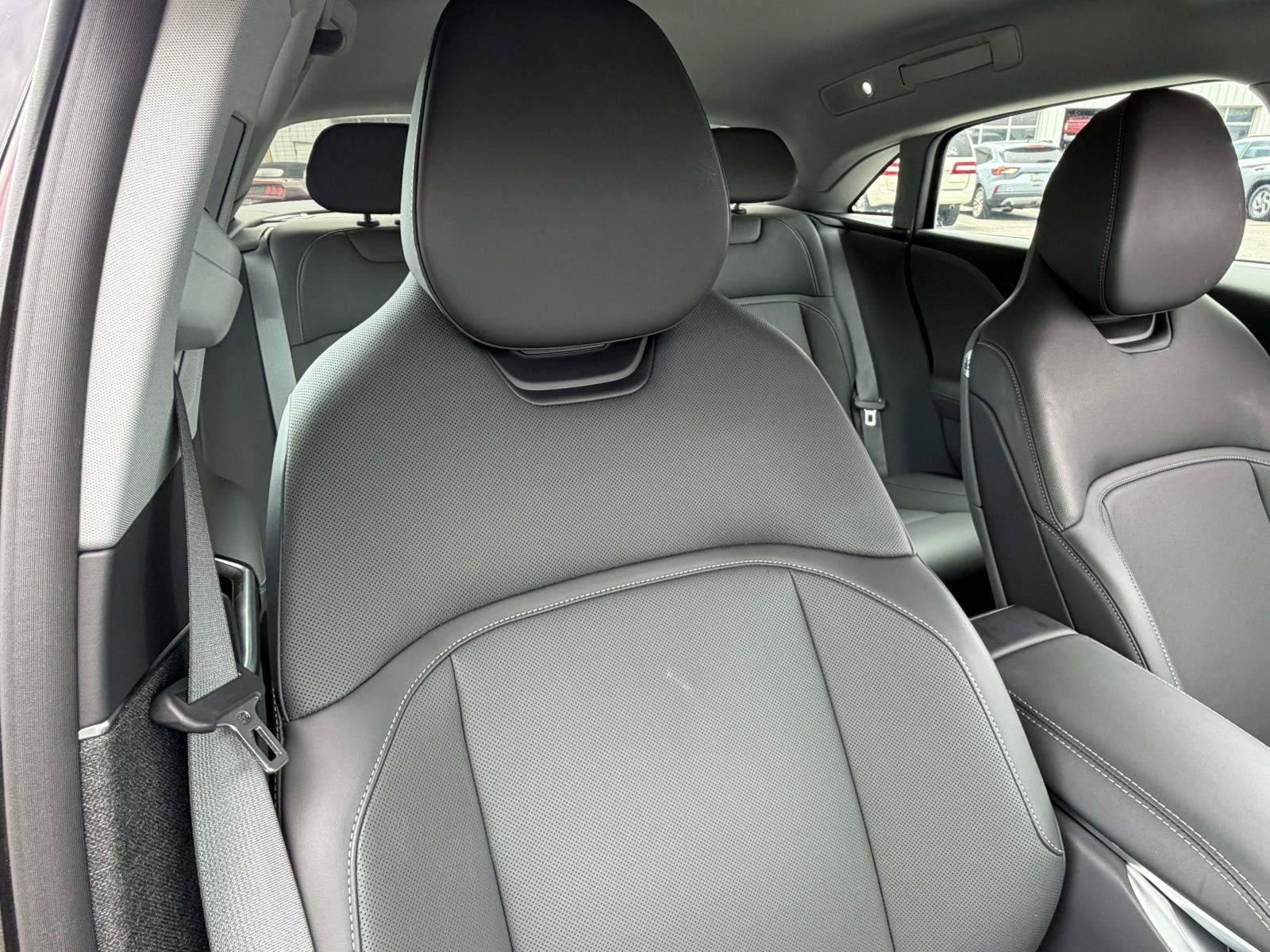 Used 2025 Lucid Air Pure RWD image 28