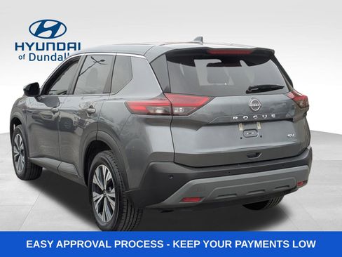 Used 2022 Nissan Rogue SV FWD image 3