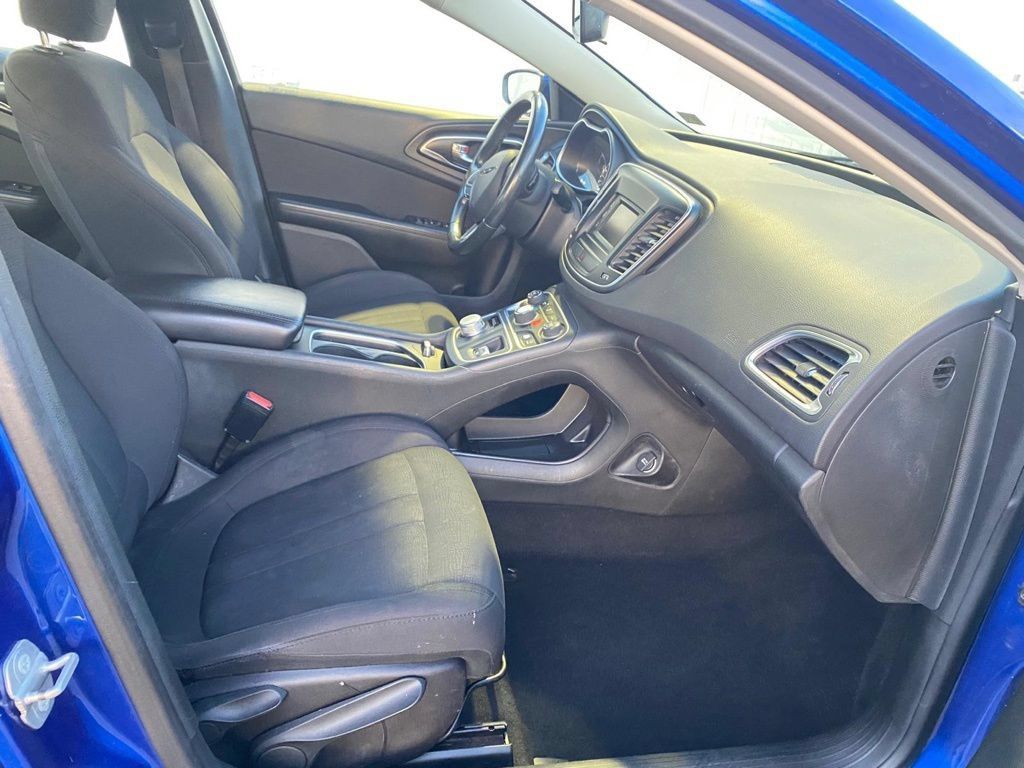 Used 2015 Chrysler 200 Limited w/ Convenience Group FWD image 15