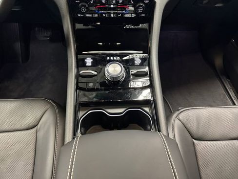 Used 2025 Jeep Grand Cherokee Overland image 14