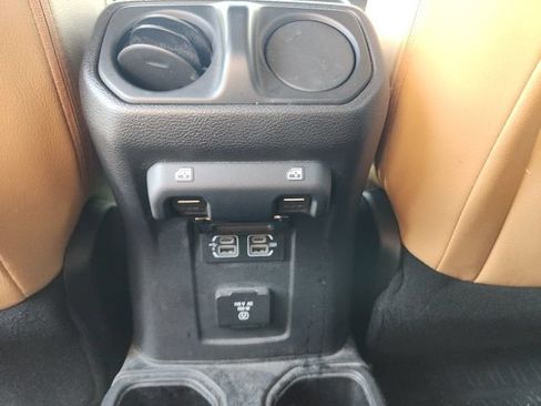 Used 2019 Jeep Wrangler Unlimited Sahara AWD/4WD image 20