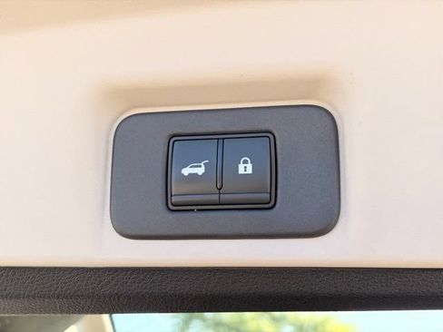 Used 2024 Nissan Ariya FWD image 26