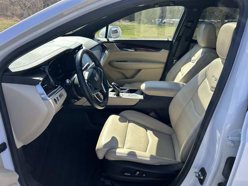 Used 2017 Cadillac XT5 Premium Luxury FWD image 22