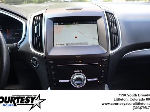 Used 2018 Ford Edge Titanium w/ Technology Package AWD/4WD image 16