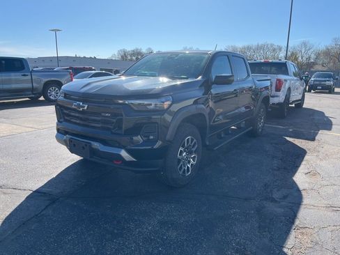 Used 2024 Chevrolet Colorado Z71 w/ Z71 Convenience Package 2 AWD/4WD image 6