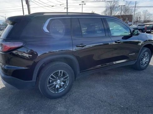 Used 2025 GMC Acadia Elevation image 2