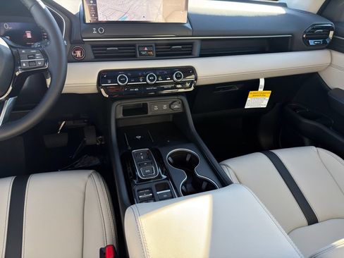Used 2026 Honda Pilot Touring image 16