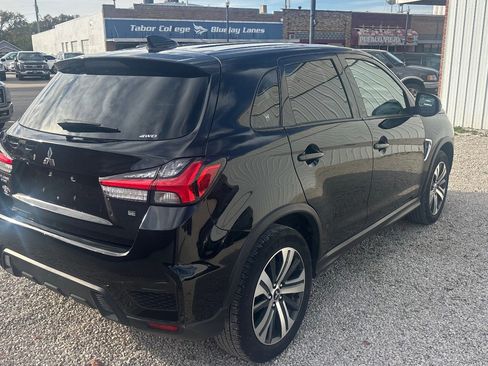 Used 2024 Mitsubishi Outlander Sport SE image 3