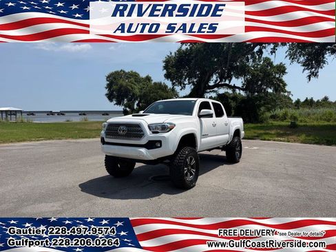 Used 2017 Toyota Tacoma TRD Sport w/ Tow Package RWD image 1
