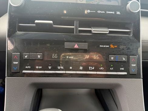 Used 2019 Toyota Avalon Limited w/ Carpet Mat Package FWD image 23