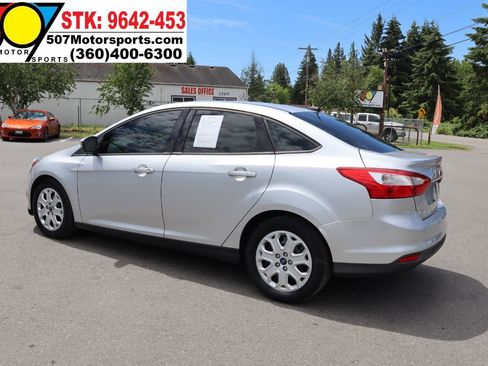 Used 2012 Ford Focus SE FWD image 9