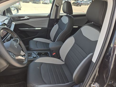 New 2024 Volkswagen Taos SEL image 17