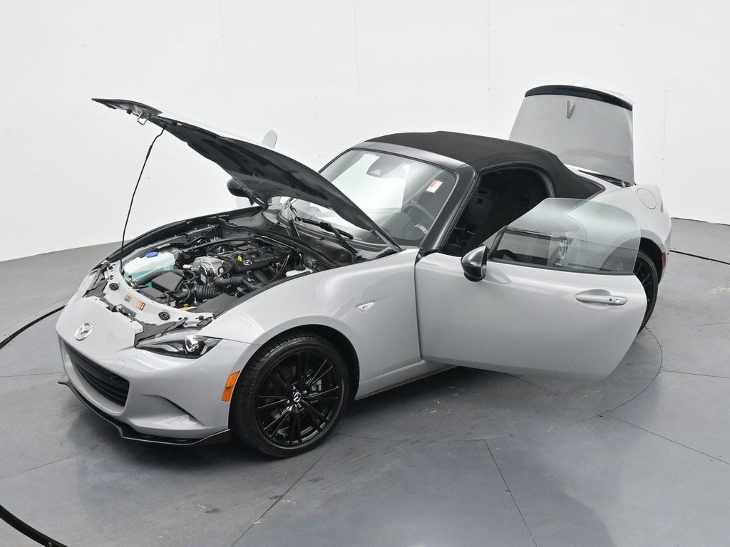Used 2025 MAZDA MX-5 Miata Club RWD image 32