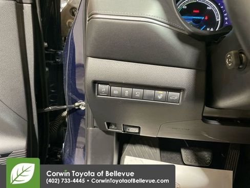 Used 2021 Toyota Venza Limited image 20