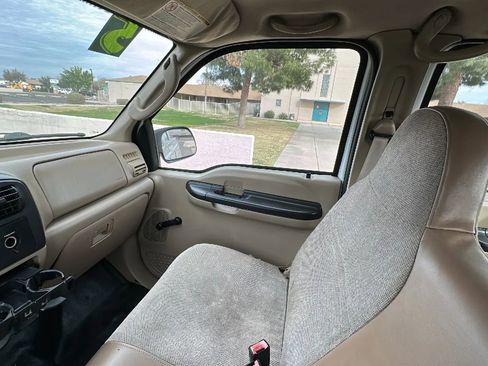 Used 2005 Ford F350 Lariat image 13